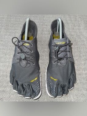 Vibram Fivefingers CVT LS 13M0601 Men Size 42 US 9.5 Gray Barefoot Shoes